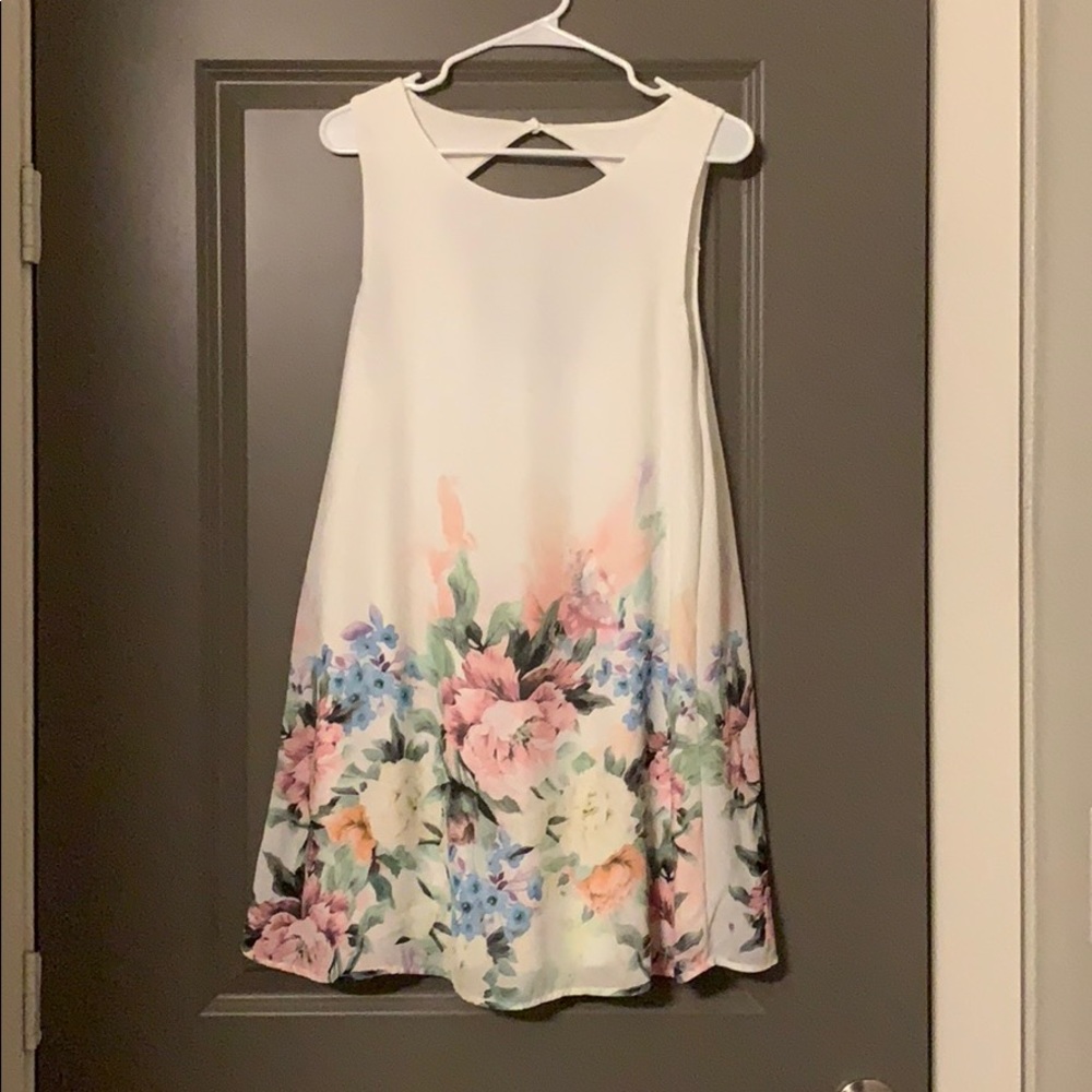 Spring dress - Picture 1 of 2